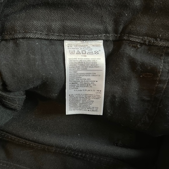 Black Button-up High-rise Jean Shorts - Picture 5 of 5